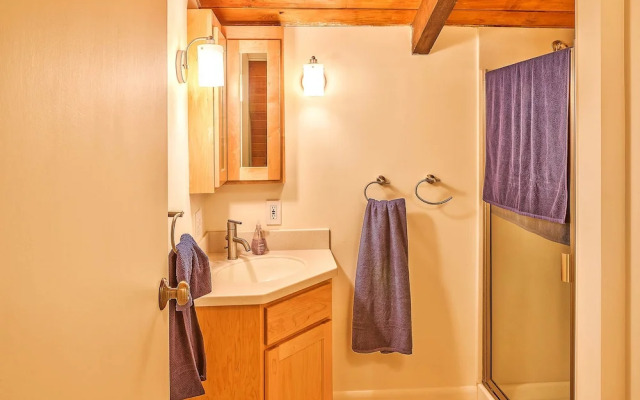 Four Stone Lodge Near Mt Rainier