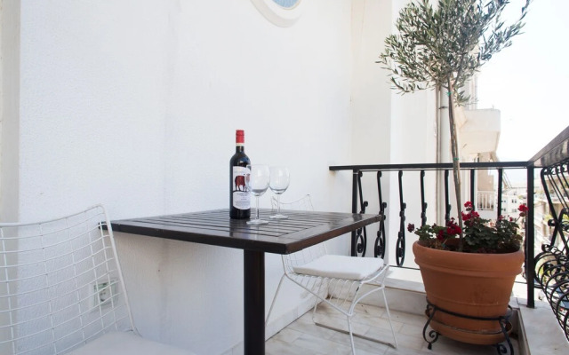 Apartment 102m² - Roof Garden with Acropolis View