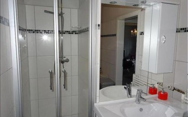 Schanzenstraße 15-R