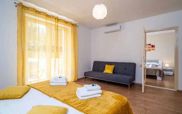 Apartment Ding Dong