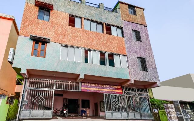 OYO Flagship 83390 Krishna Guest House
