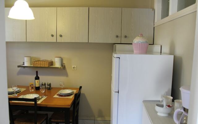 Alekos Beach Houses-Marina