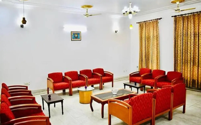 Fabhotel Noida Dreamz