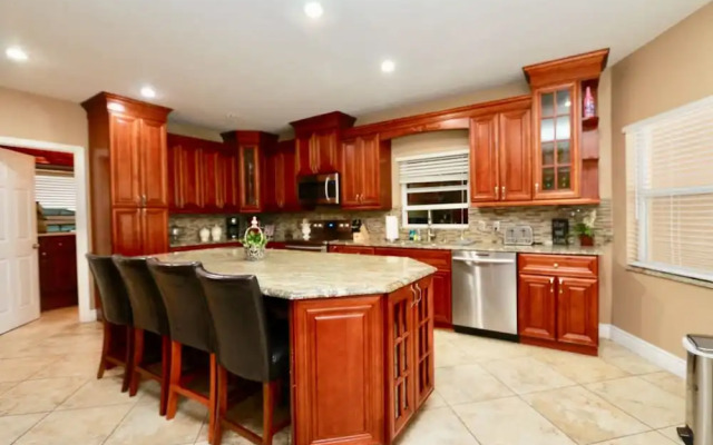 Villa at Pleasant Lake