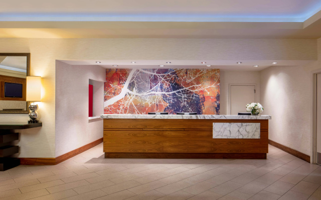 DoubleTree Suites by Hilton Hotel Minneapolis
