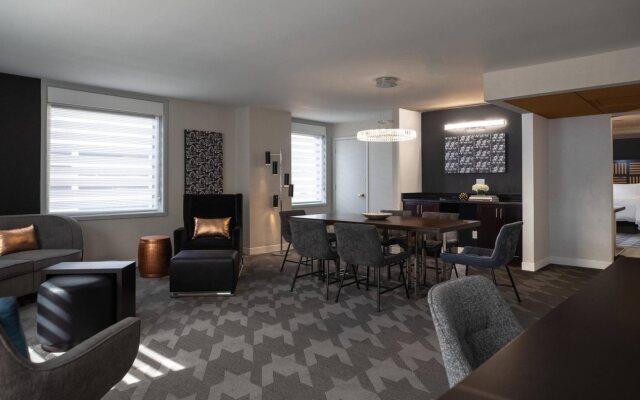 Renaissance Des Moines Savery Hotel