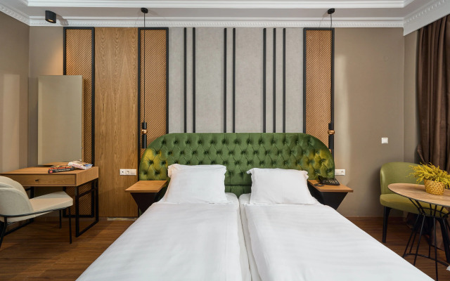 Royal Hotel
