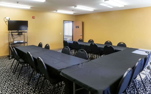 Quality Inn & Suites Watertown near Prairie Lakes Ice Arena