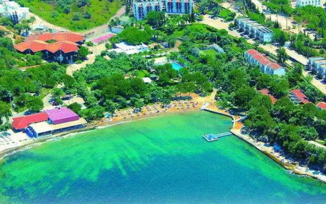 Mavi Holiday Village