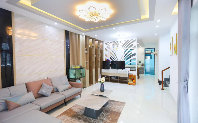 KenPi Homestay - NGUYÊN CĂN 4 phòng ngủ, đậu nhiều ô tô – Lobby – Hue