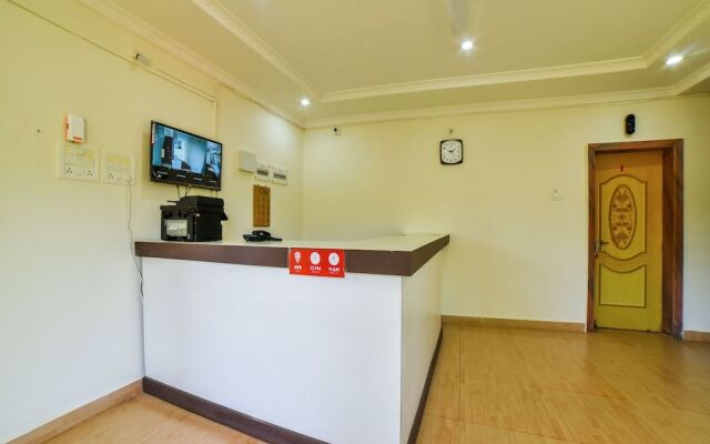 Oyo 28139 Hotel Empire