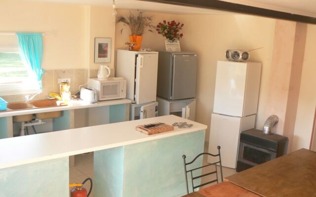 Les Truffiers Yourtes et roulotte