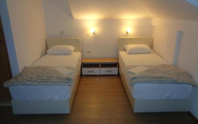 Larissa Sunrise Apartment