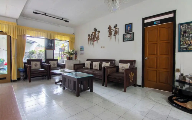 OYO 3067 Flamboyan Homestay Syariah