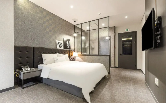 Joy Hotel