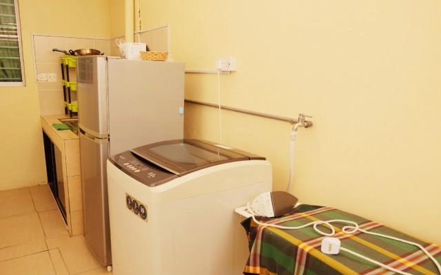 Natol Homestay-LA (Tabuan Jaya)