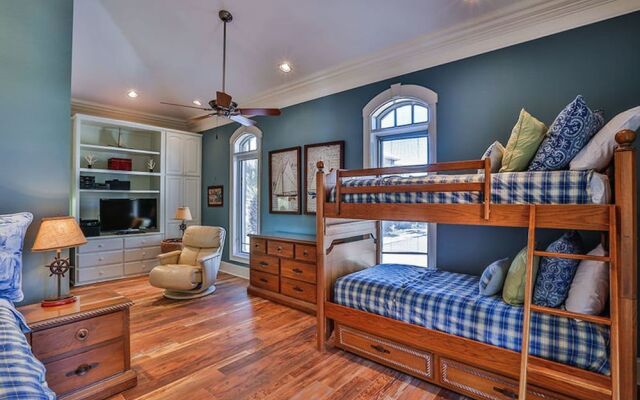 Bella Luna by RedAwning