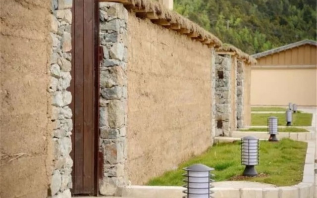 High Mountain Resort Deqin