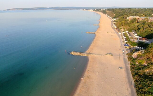 The Christchurch Hideaway, Hot Tub , 2 Bedrooms