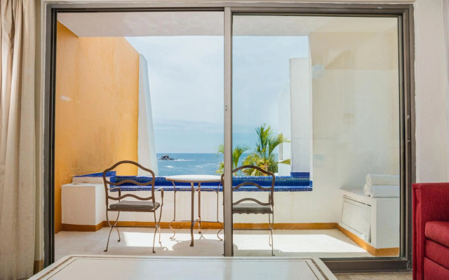 Camino Real Zaashila Huatulco