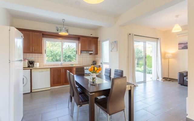 Sun Beach Villa Tria Large Private Pool Walk to Beach A C Wifi Car Not Required - 2282