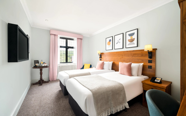 voco Lythe Hill Hotel & Spa by IHG