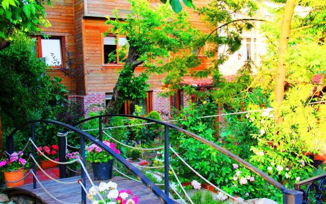 Istanbul Garden Suite
