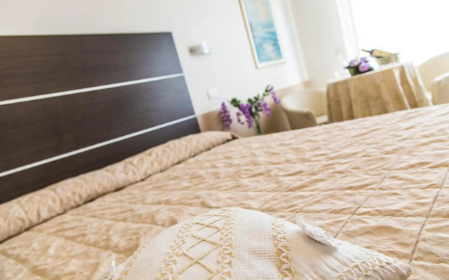 Renzo Hotel