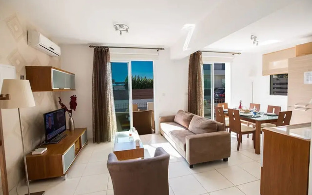 Luxury 2 Bedroom Villa With Private Pool, Paralimni Villa 1240