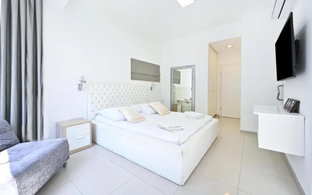 Relaxing 3BR in Ben yehuda 66 by HolyGuest