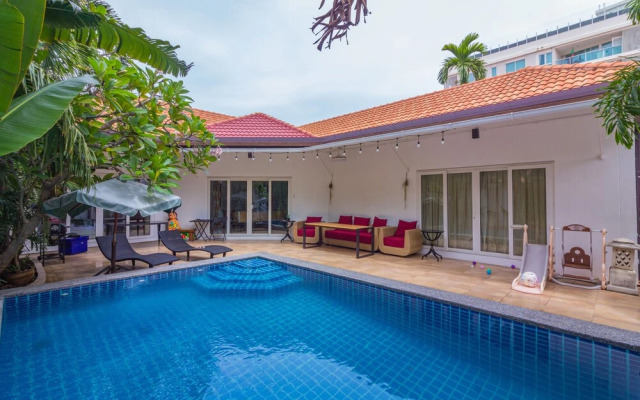 Private pool 3BDR villa beach at 200m