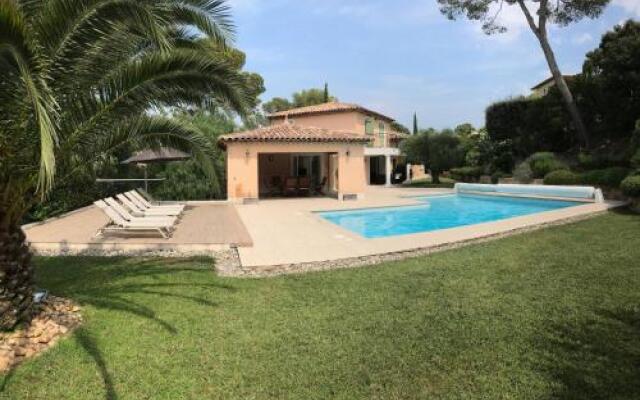 Belle villa à Saint Raphaël dans clos privé