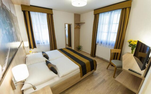 Garni hotel Castle Bridge