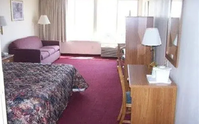 Travelers Inn & Convention Center