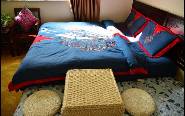 F.L.Y Pottery&Astronomy Hostel