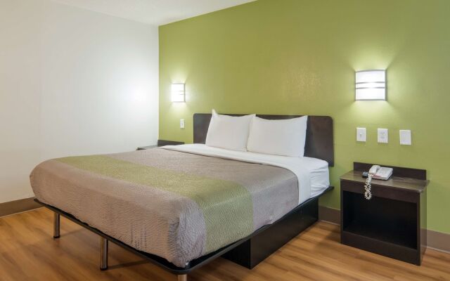 Motel 6 Duncanville, TX - Dallas