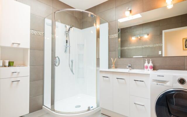 Apollo Luxury 3 Bedroom House