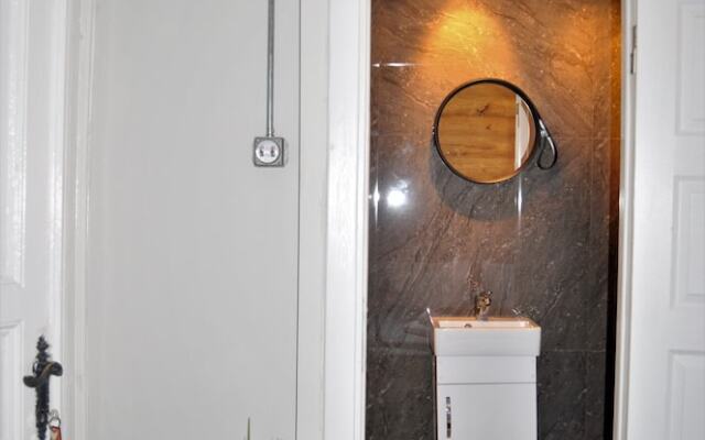 Rooftop Balat Rooms & Apartments