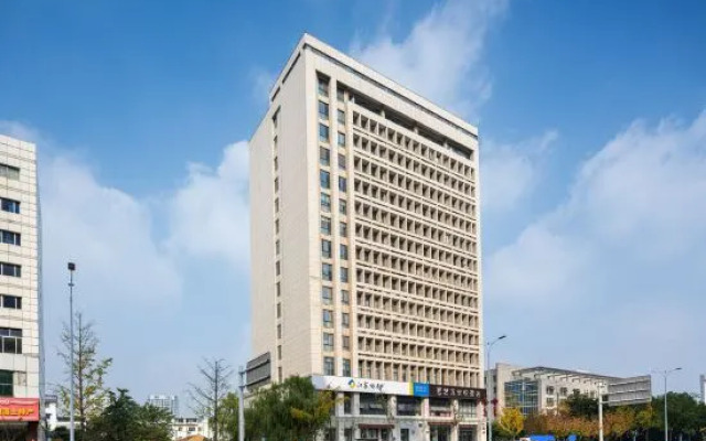 Elong Anyue Hotel (Huai'an Shenzhen Road Bochi Mountain Park)