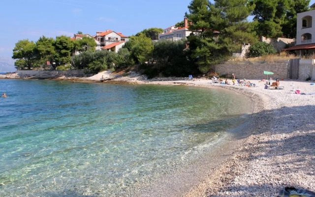 Apartments by the sea Splitska, Brac - 2865