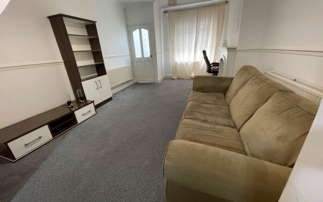 2 Bed House Near Everton Football Club Liverpool