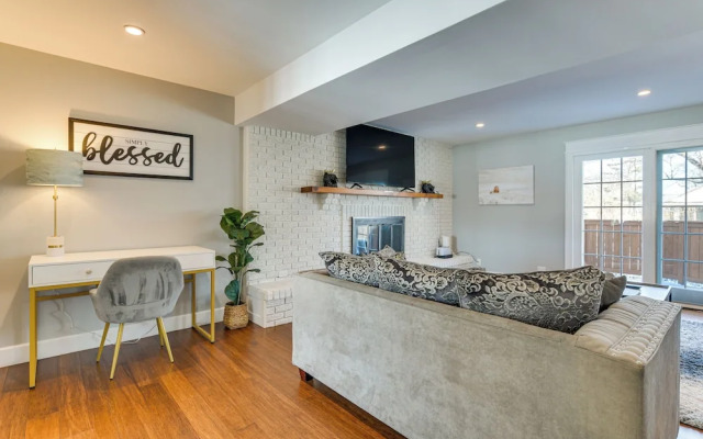 Bike & Kayak: Lakefront Prospect Heights Home