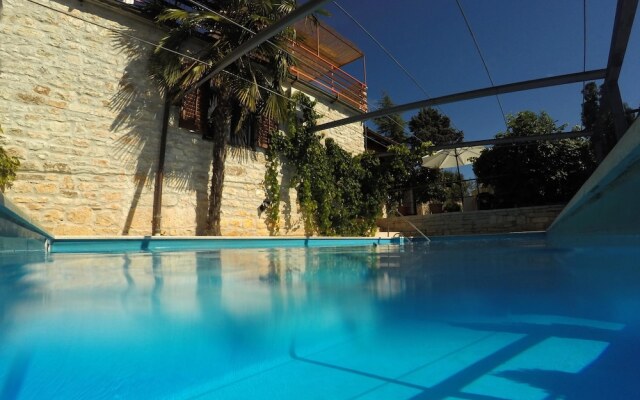 Appartment House Peresiji