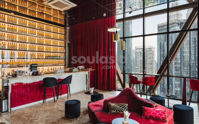 Scarletz Klcc Apartments By Soulasia