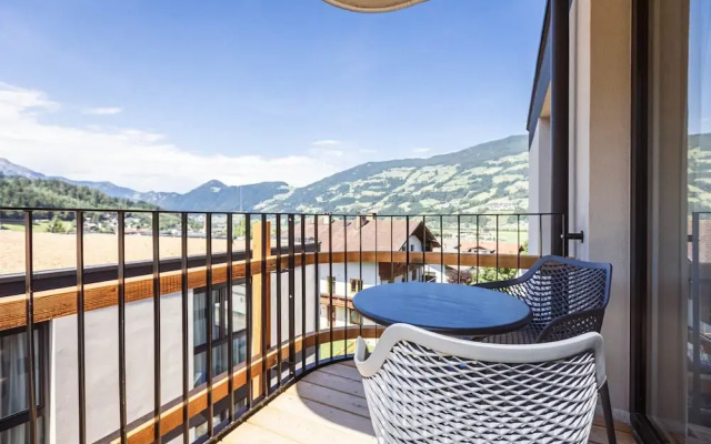 Pleasant Apartment With Shared Pool