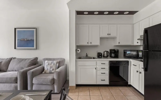 1BR Free Shuttle to Disney Parks