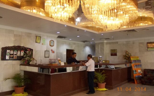 Hotel Grand Crystal