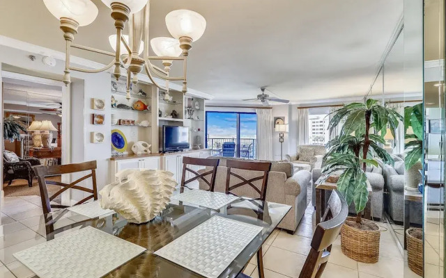 Inlet Reef 310 2 Bedroom Condo by RedAwning