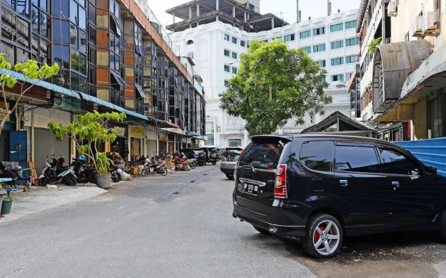 SPOT ON 91591 Rafika Homestay SyariahNearTempat Makan Pagi Sore Nohil
