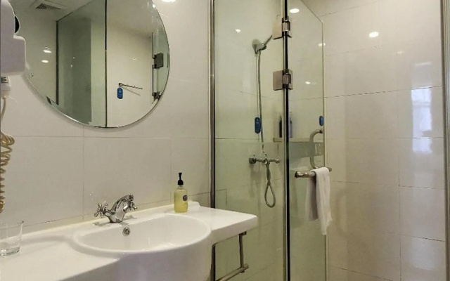 Youting Hotel Shanghai (Beiwaitan Ningguo Road Subway Station Branch)
